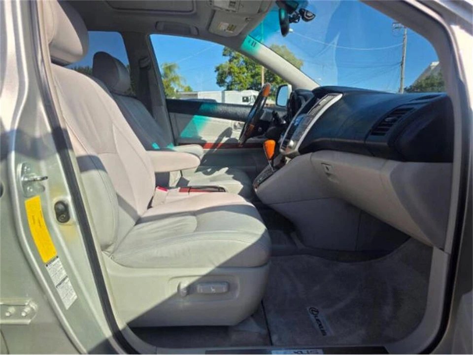 2005 Lexus RX 2nd Gen - Image 10 of 24