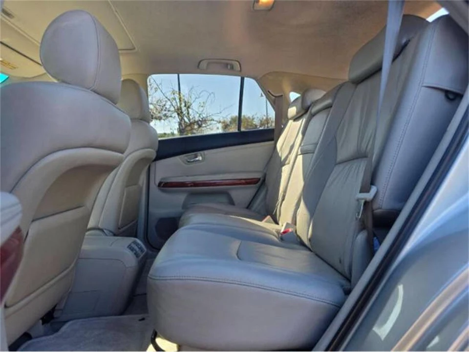 2005 Lexus RX 2nd Gen - Image 13 of 24