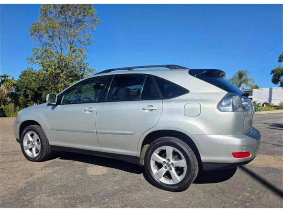 2005 Lexus RX 2nd Gen - Image 17 of 24
