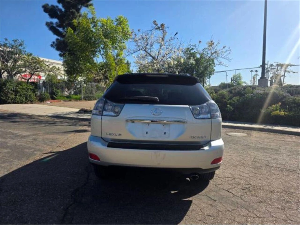 2005 Lexus RX 2nd Gen - Image 18 of 24