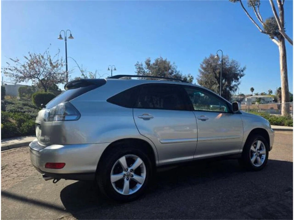 2005 Lexus RX 2nd Gen - Image 19 of 24