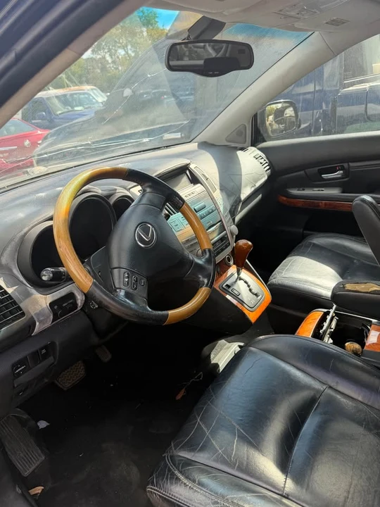 2005 Lexus RX 2nd Gen - Image 7 of 8