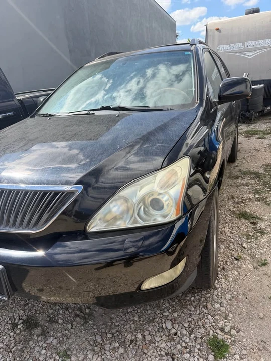 2005 Lexus RX 2nd Gen - Image 3 of 8
