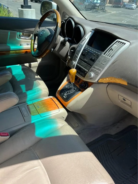 2005 Lexus RX 2nd Gen - Image 8 of 10