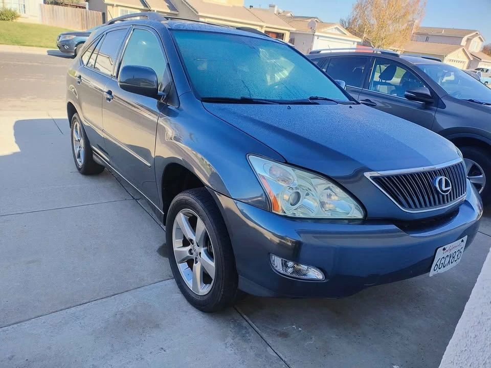 2005 Lexus RX 2nd Gen - Image 2 of 4