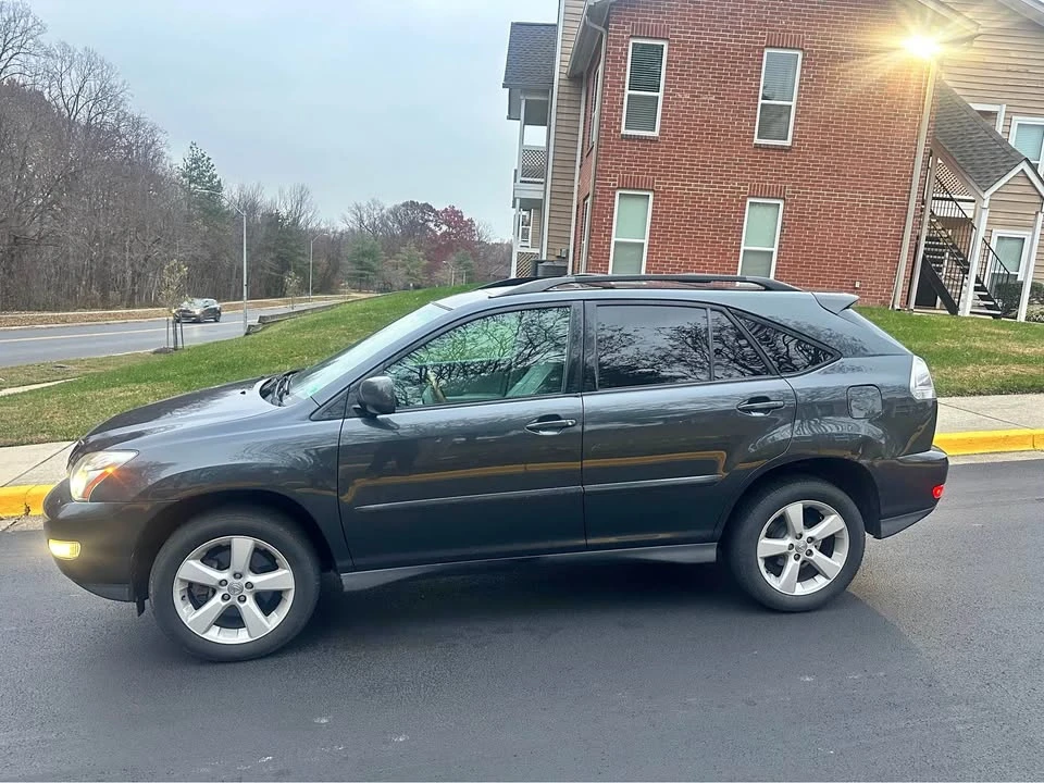 2005 Lexus RX 2nd Gen - Image 2 of 10
