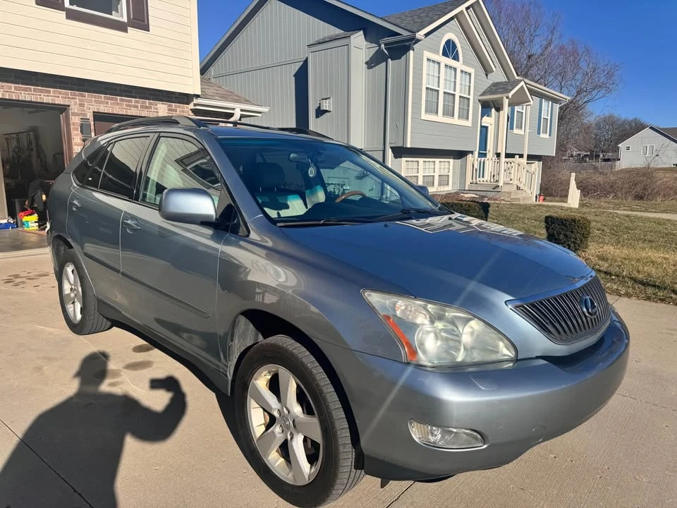 2005 Lexus RX 2nd Gen - Image 6 of 14