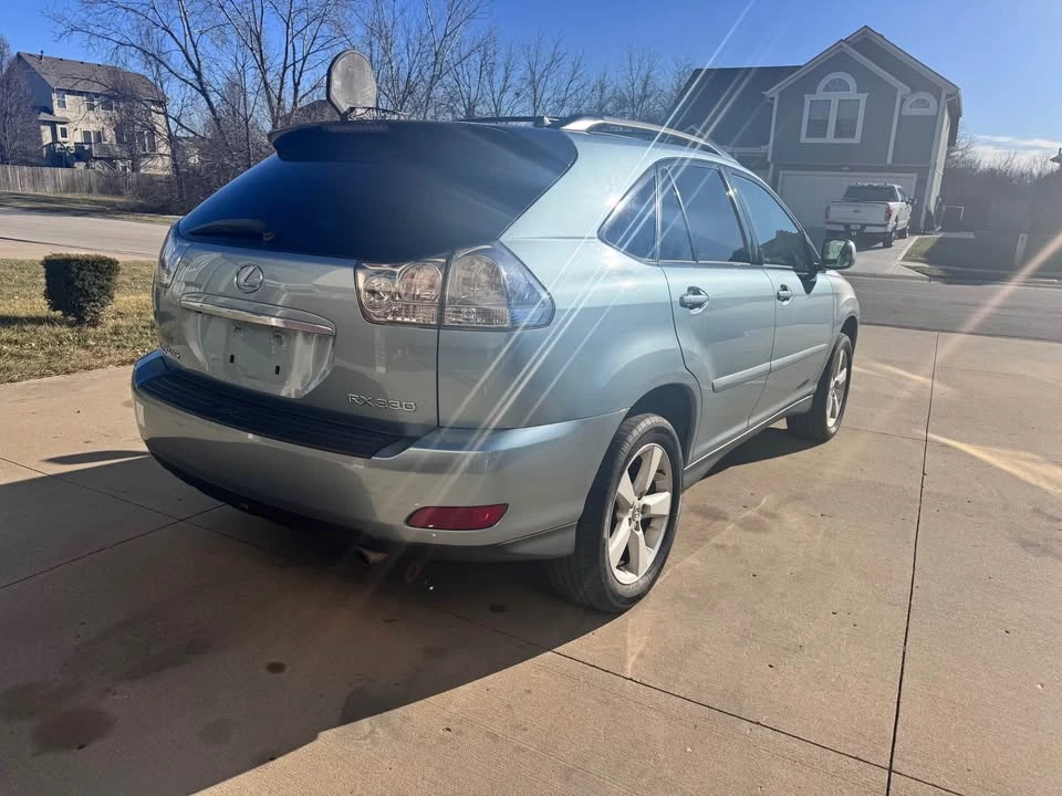 2005 Lexus RX 2nd Gen - Image 4 of 14