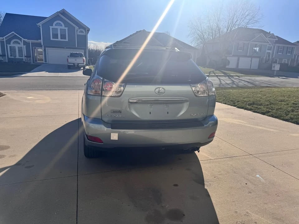 2005 Lexus RX 2nd Gen - Image 3 of 14