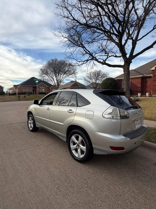 2005 Lexus RX 2nd Gen - Image 5 of 15