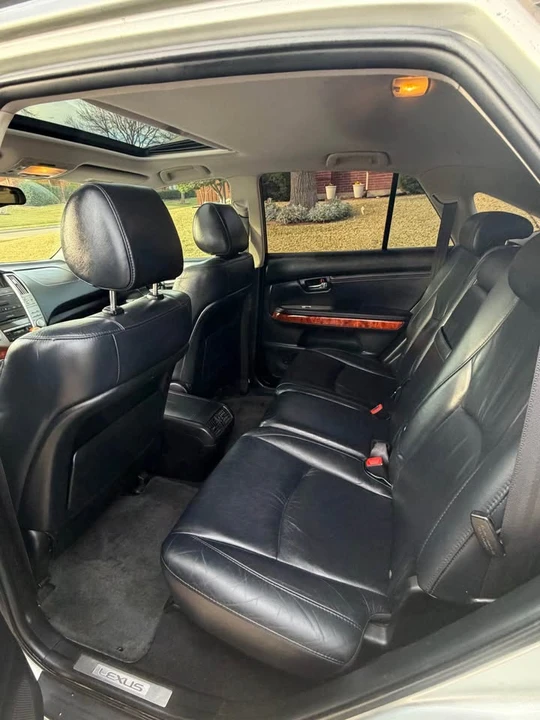 2005 Lexus RX 2nd Gen - Image 13 of 15