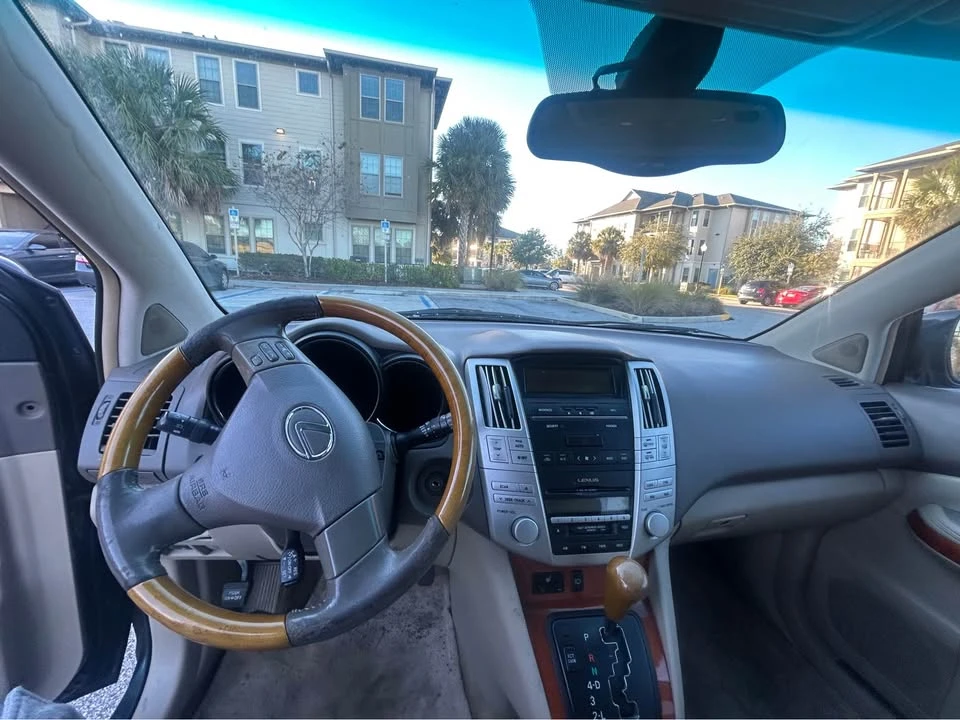 2005 Lexus RX 2nd Gen - Image 9 of 20