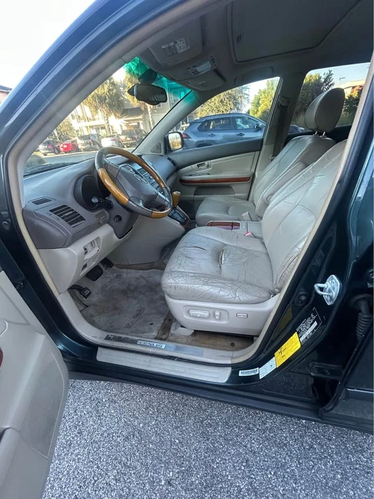 2005 Lexus RX 2nd Gen - Image 10 of 20