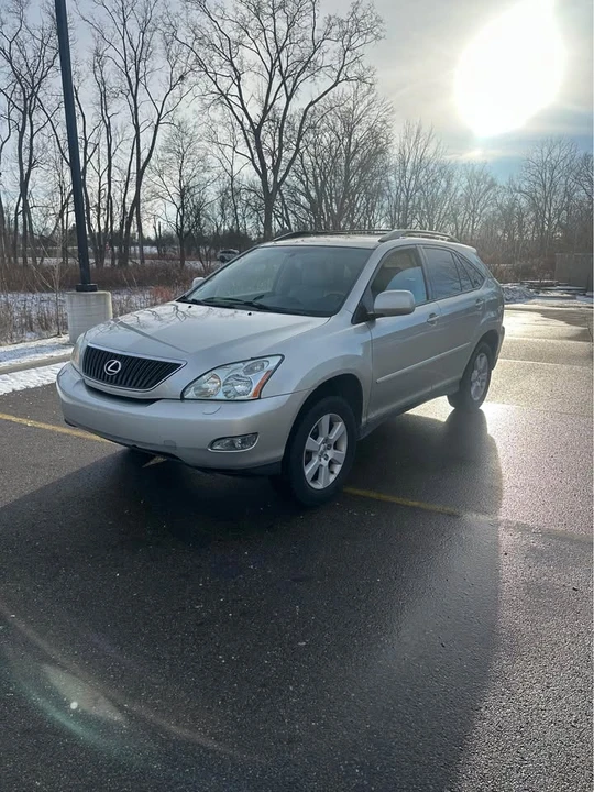 2005 Lexus RX 2nd Gen - Image 3 of 14