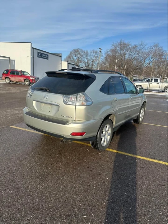 2005 Lexus RX 2nd Gen - Image 4 of 14