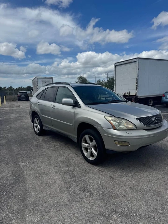 2005 Lexus RX 2nd Gen - Image 3 of 12