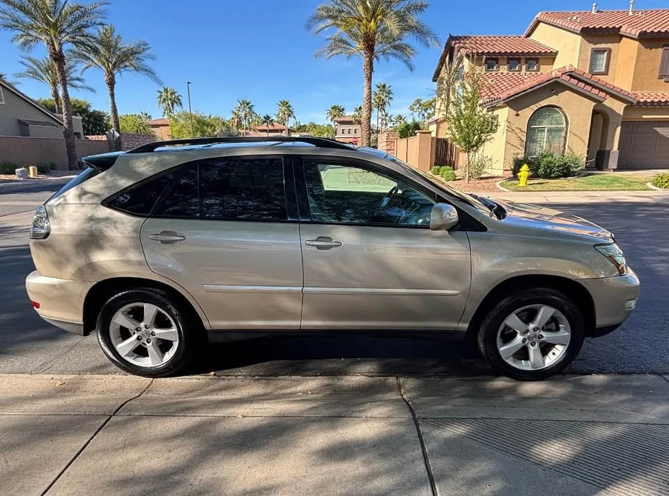 2005 Lexus RX 2nd Gen - Image 5 of 11