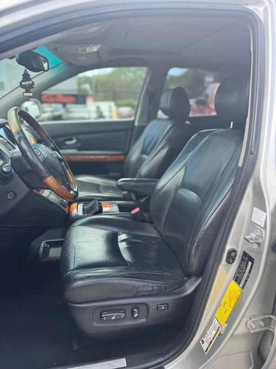 2005 Lexus RX 2nd Gen - Image 7 of 12