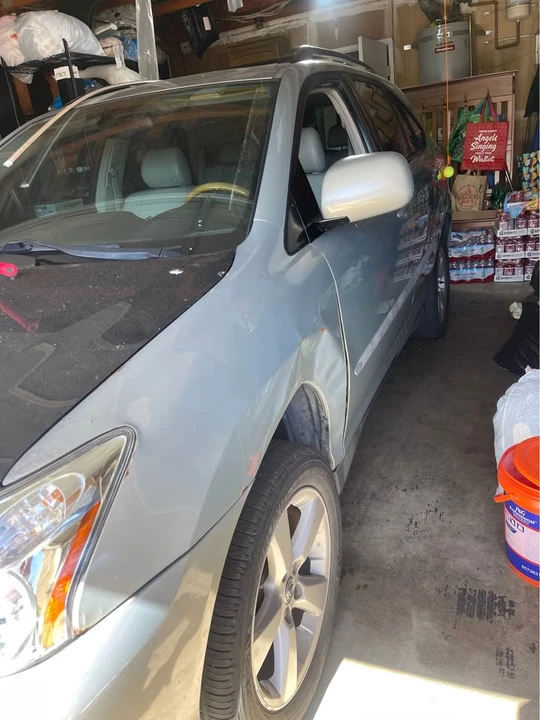 2005 Lexus RX 2nd Gen - Image 2 of 2