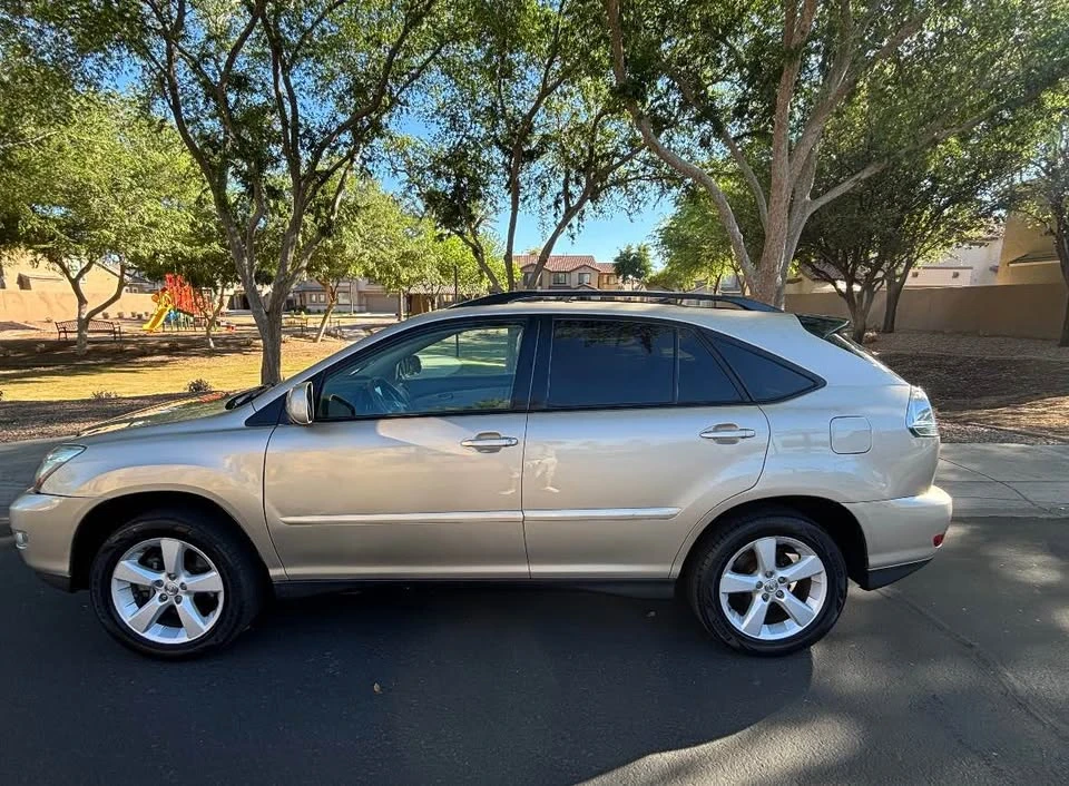 2005 Lexus RX 2nd Gen - Image 2 of 11