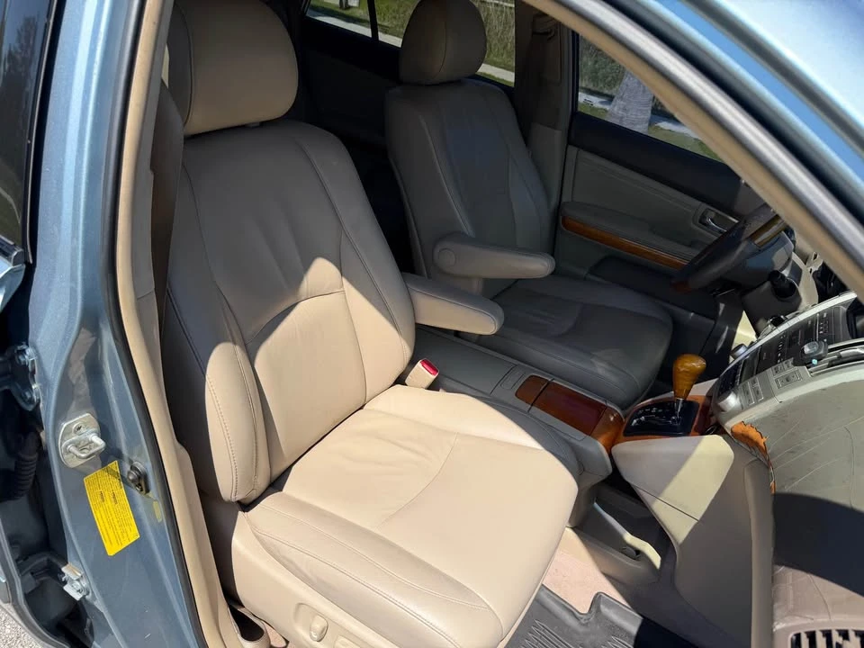 2005 Lexus RX 2nd Gen - Image 12 of 19