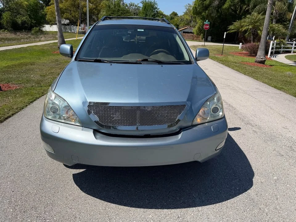 2005 Lexus RX 2nd Gen - Image 2 of 19