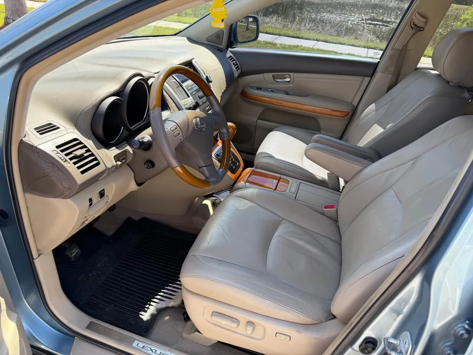 2005 Lexus RX 2nd Gen - Image 9 of 19