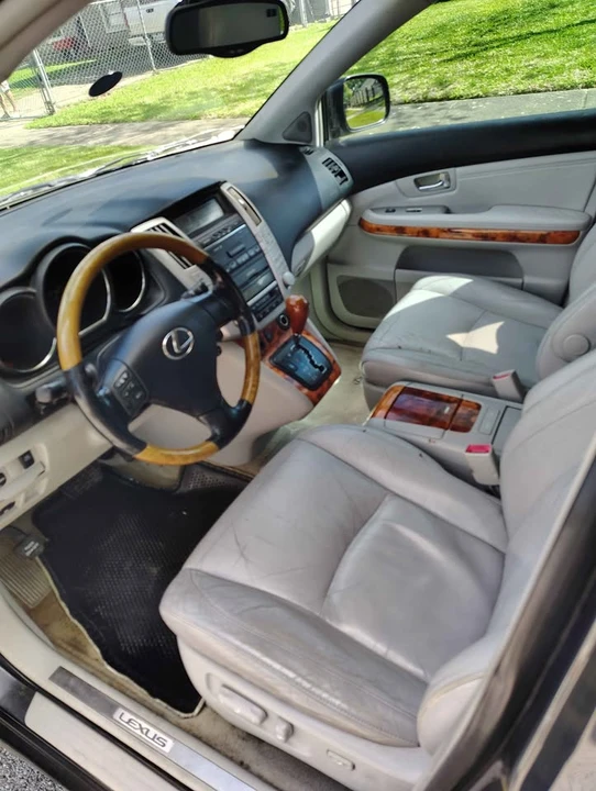 2005 Lexus RX 2nd Gen - Image 8 of 10