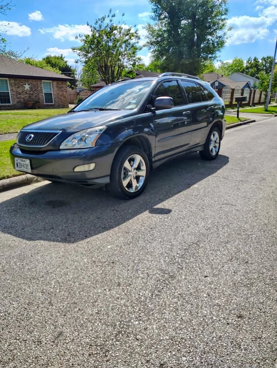 2005 Lexus RX 2nd Gen - Image 2 of 10