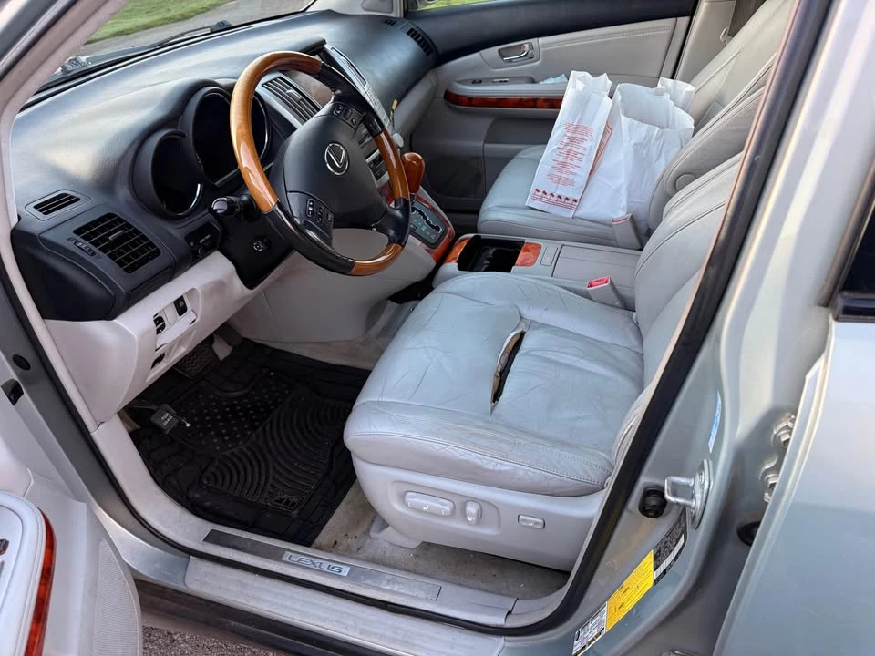 2005 Lexus RX 2nd Gen - Image 5 of 11