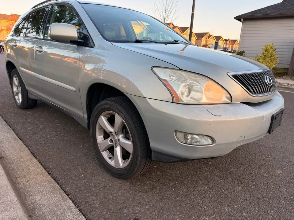 2005 Lexus RX 2nd Gen - Image 2 of 11