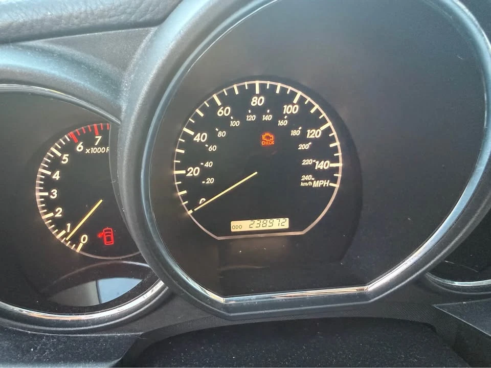 2005 Lexus RX 2nd Gen - Image 7 of 11