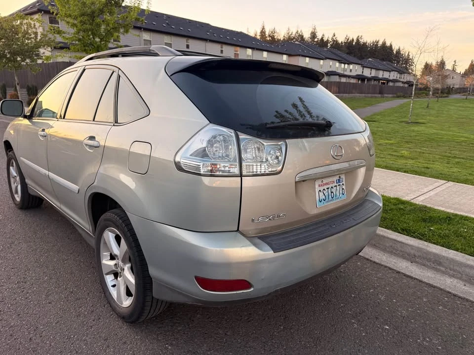 2005 Lexus RX 2nd Gen - Image 4 of 11