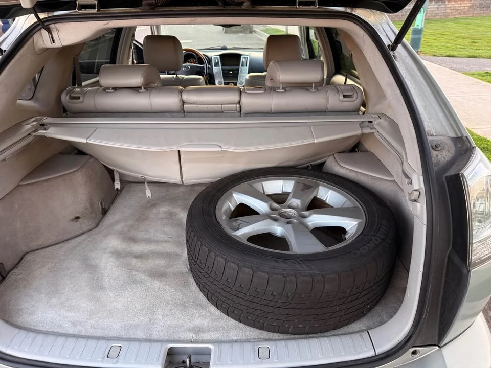 2005 Lexus RX 2nd Gen - Image 9 of 11