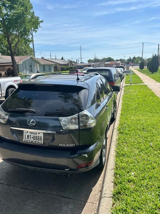 2005 Lexus RX 2nd Gen - Image 2 of 4