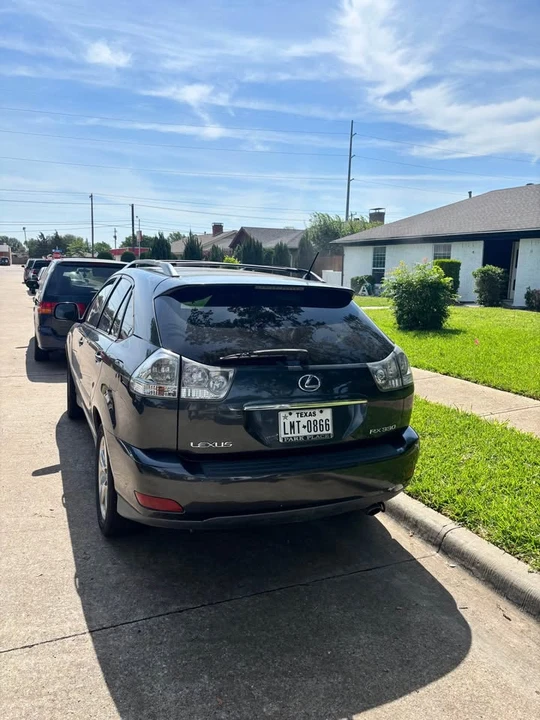 2005 Lexus RX 2nd Gen - Image 3 of 4