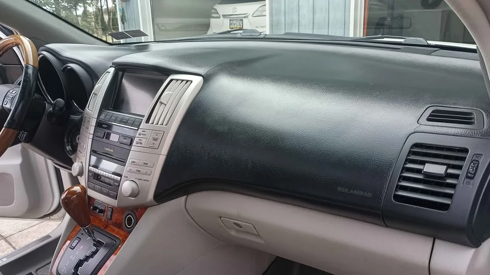 2005 Lexus RX 2nd Gen - Image 8 of 10