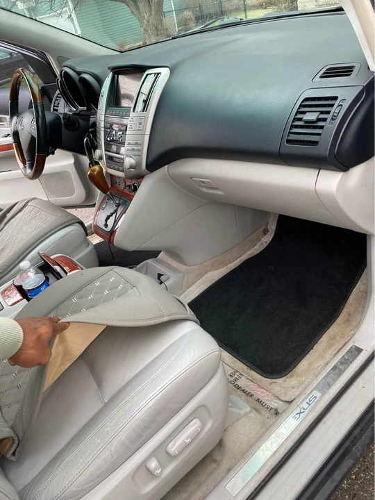 2005 Lexus RX 2nd Gen - Image 5 of 8