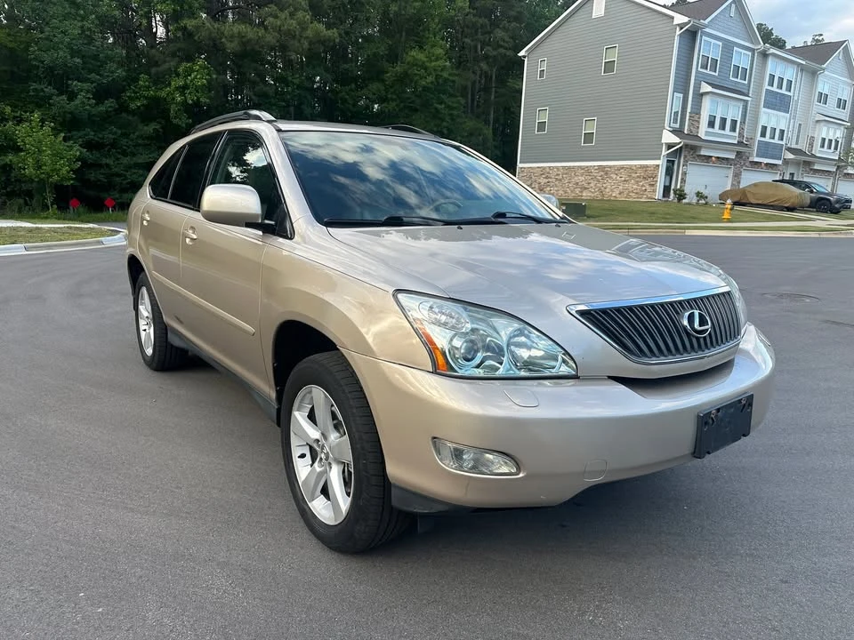 2005 Lexus RX 2nd Gen - Image 2 of 13