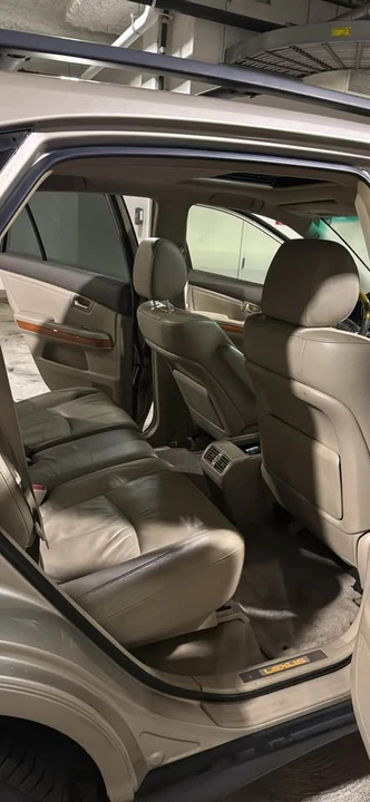 2005 Lexus RX 2nd Gen - Image 7 of 10