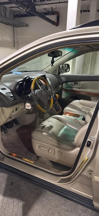 2005 Lexus RX 2nd Gen - Image 5 of 10