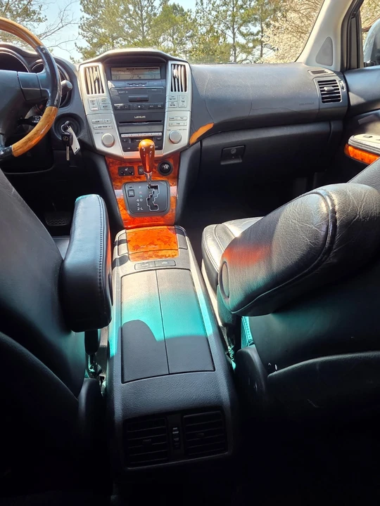 2005 Lexus RX 2nd Gen - Image 16 of 18