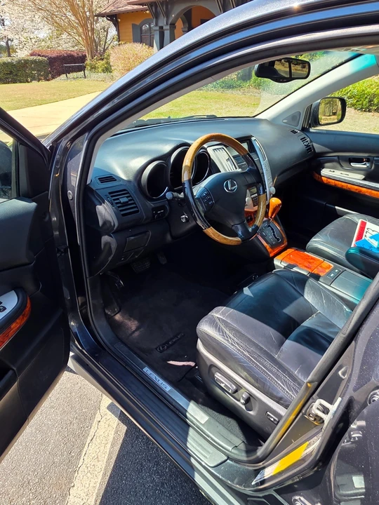 2005 Lexus RX 2nd Gen - Image 11 of 18