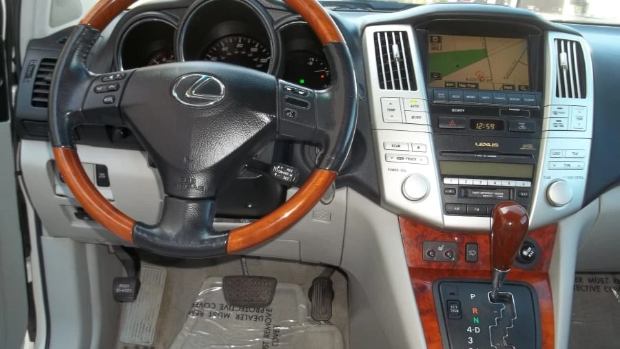 2005 Lexus RX 2nd Gen - Image 4 of 10