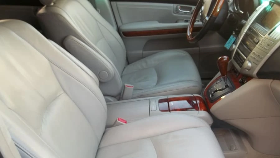 2005 Lexus RX 2nd Gen - Image 5 of 10