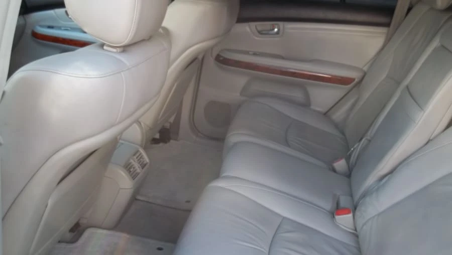 2005 Lexus RX 2nd Gen - Image 6 of 10