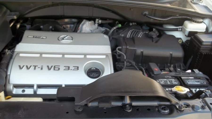2005 Lexus RX 2nd Gen - Image 9 of 10
