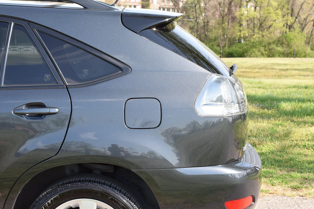 2005 Lexus RX 2nd Gen - Image 18 of 31