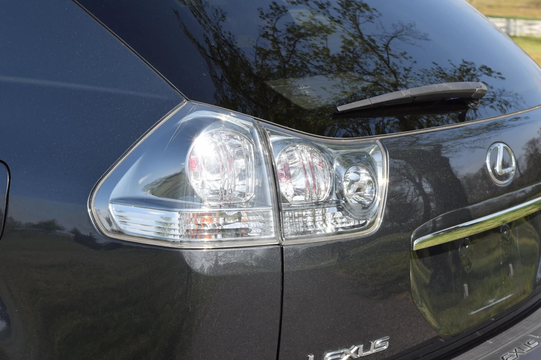 2005 Lexus RX 2nd Gen - Image 20 of 31