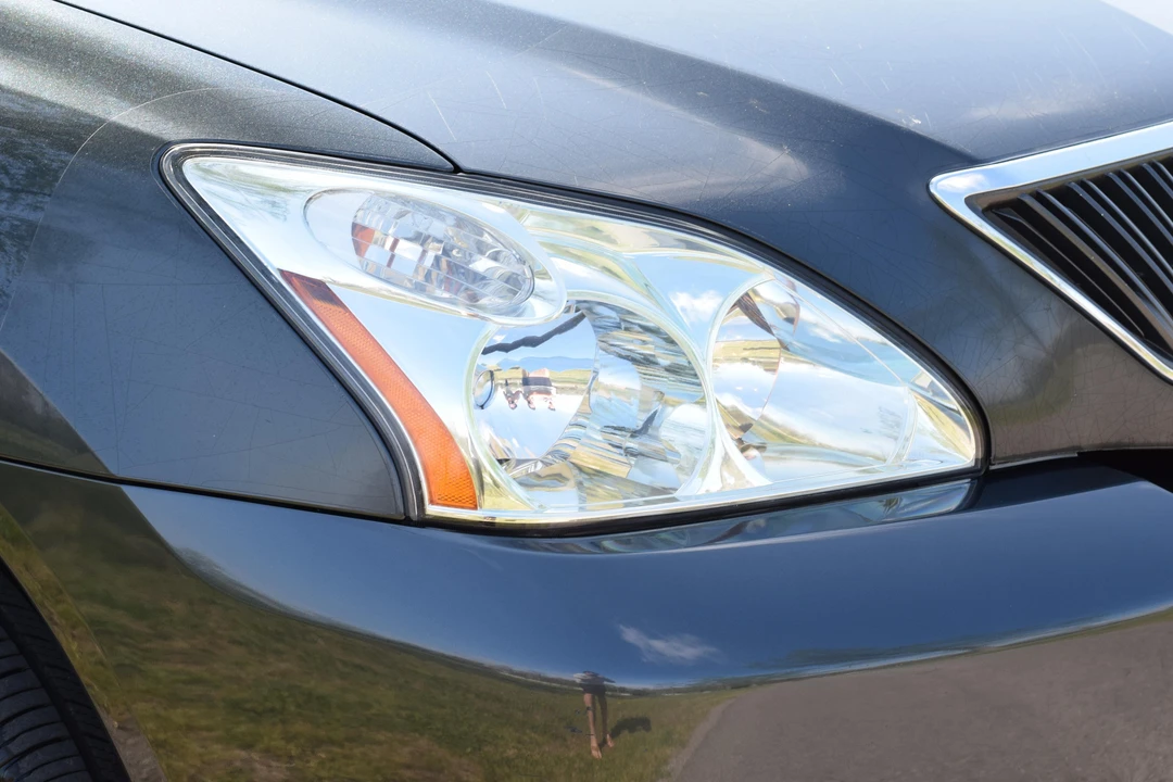 2005 Lexus RX 2nd Gen - Image 12 of 31